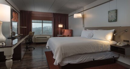 Hilton Garden Inn Owings Mills Room Type - 1KNG MOB HEARING ACC W TUB