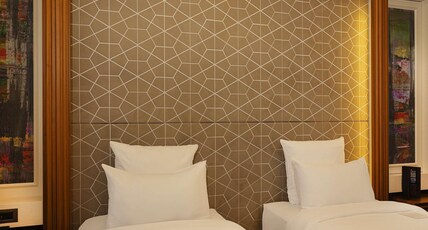 Mercure Istanbul Sirkeci Room Type - Deluxe Room with 2 Single and Sofa Beds