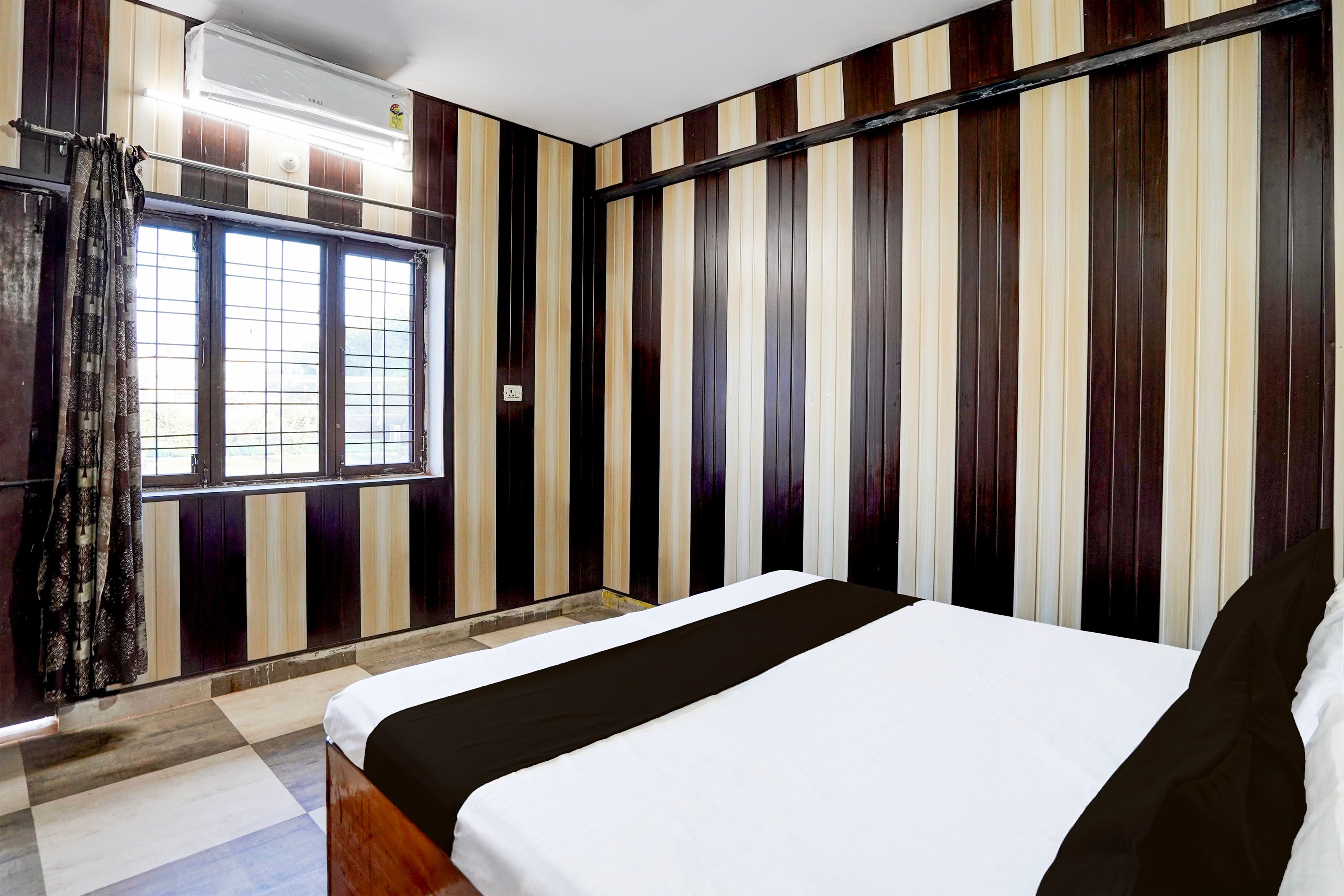 Hotel O Govind Guest house - Tap to explore photos
