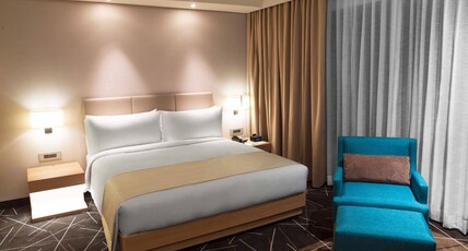 Holiday Inn Chennai OMR IT Expressway Room Type - King Accessible Room Non Smoking