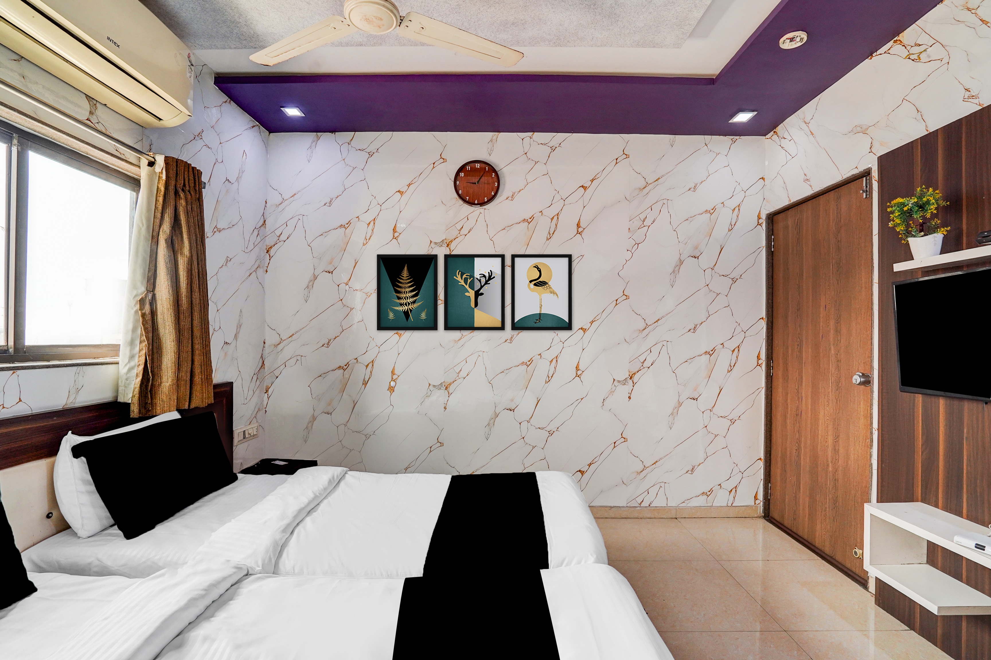 Collection O Isanpur BRTS Formerly Hotel Navjivan - Tap to explore photos