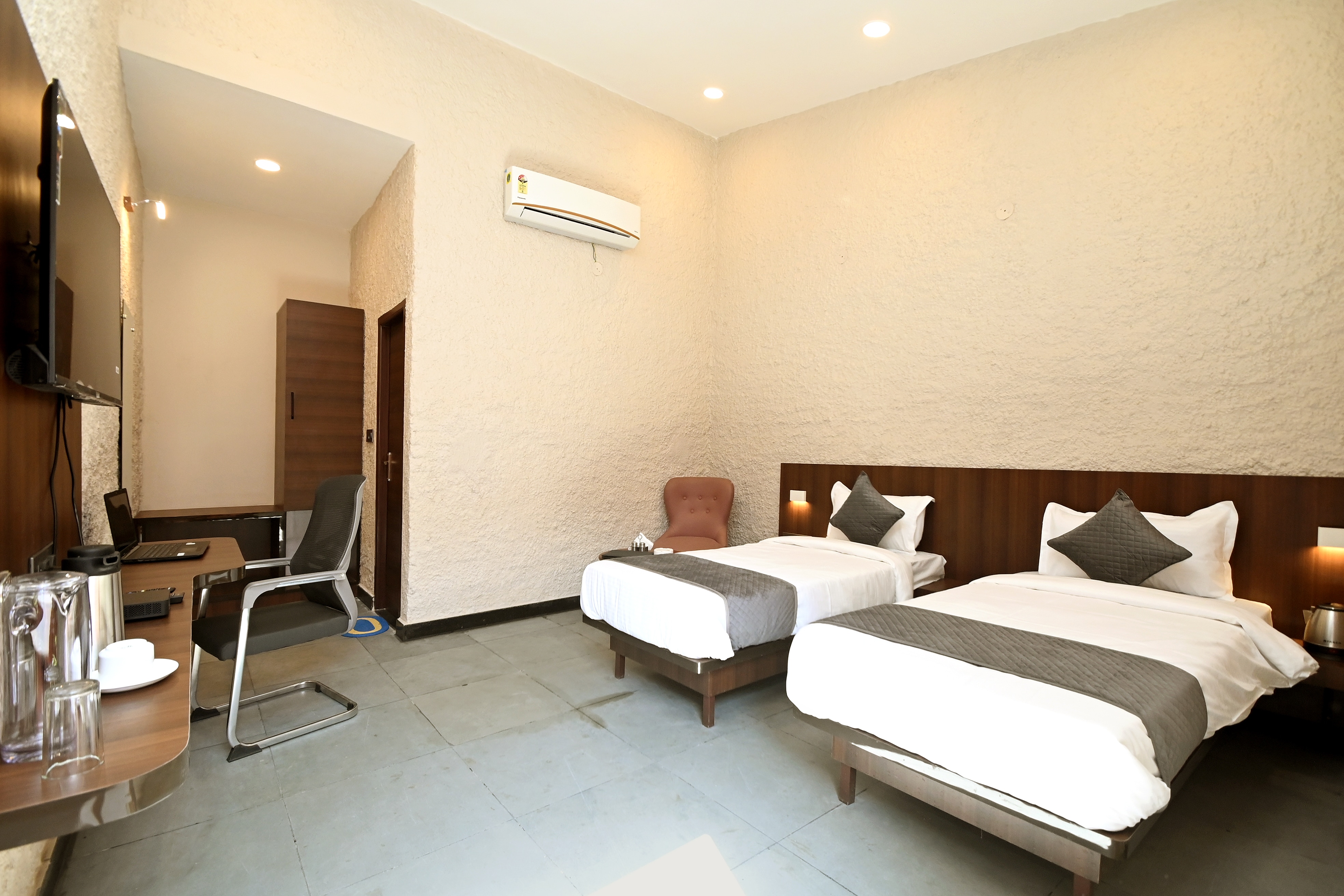 Hotel Navtara - Tap to explore photos