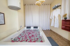 Jacuzzi
 In Balcony by Cayetana   Jawahar Nagar