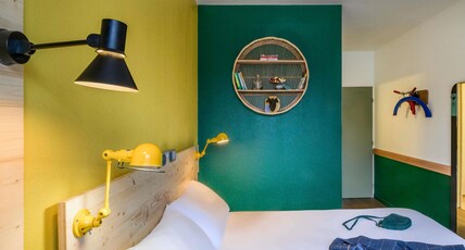 Greet Hotel Evreux Centre Room Type - POP Room with a queen-size double bed