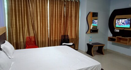Hotel Royal Arya Room Type - Deluxe Room