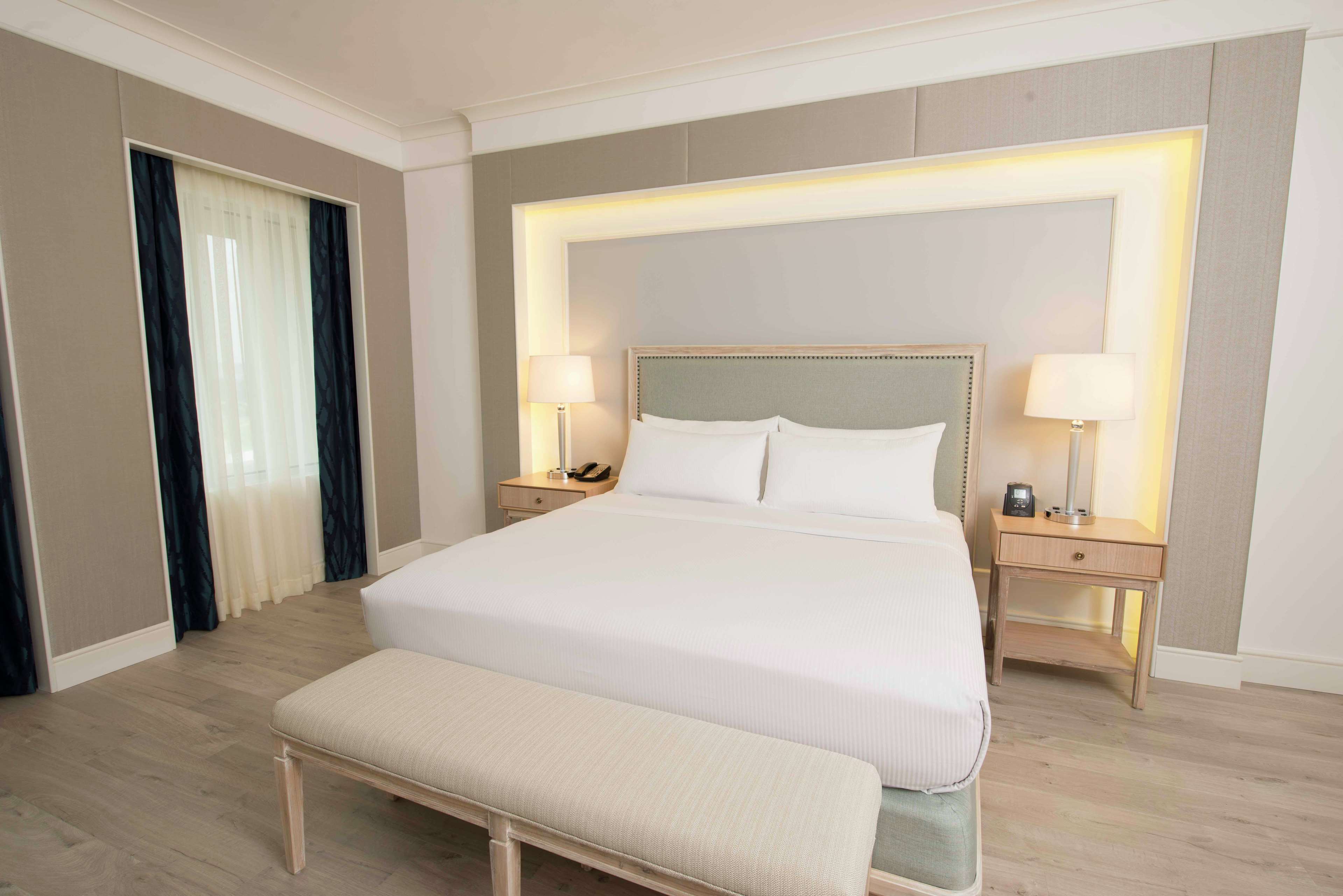 Hilton Colon Guayaquil Hotel - Tap to explore photos