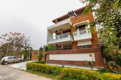 The King's Night Hotel