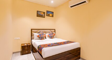FabHotel Grand Palace Room Type - Deluxe Room
