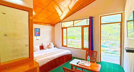 Hotel Alpine Near Mall Road Manali Room Type - Deluxe Room