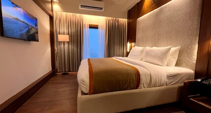 Hotel Poonja International Room Type - Penthouse Suite