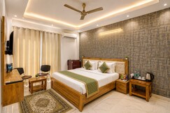 Hotel Satwah Near Nizamuddin Railway Station by TRIINDIA Hospitality