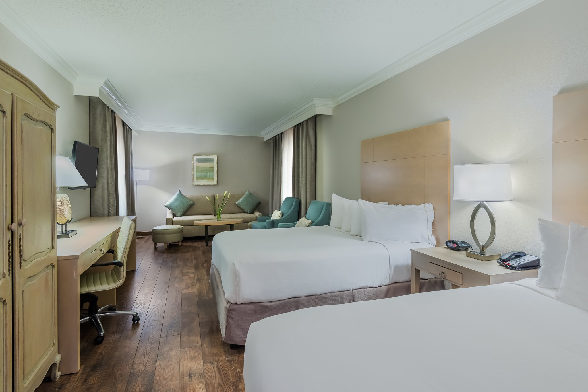 Holiday Inn Express Fairhope - Point Clear - Tap to explore photos