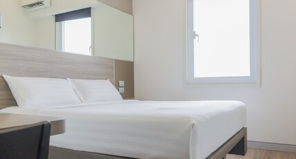 Red Planet Manila Bay Room Type - City Double Room