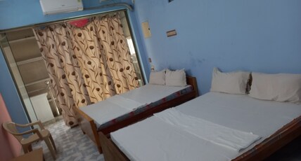 Pari Residential Lodge - Temple View Hotel Room Type - Quadruple Room AC