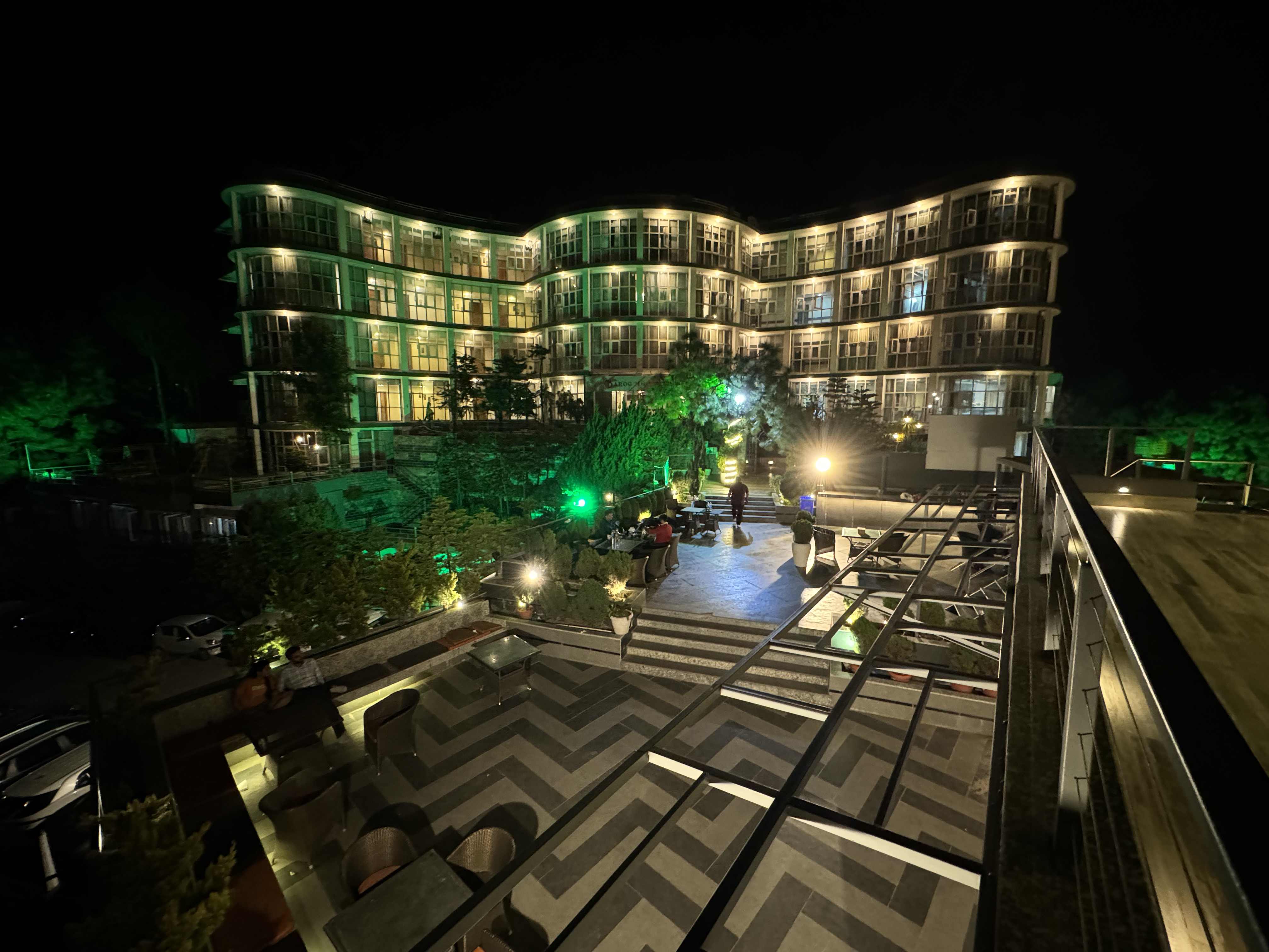 Hotel Barog Heights - Tap to explore photos