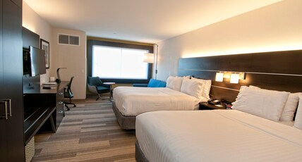 Holiday Inn Express & Suites JOHNSTOWN Room Type - 2 Queen Suite