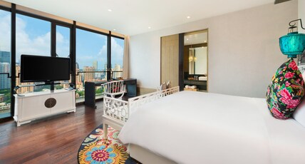 Hotel Indigo Shanghai on The Bund, an IHG hotel Room Type - 1 King 1 Bedroom Suite High Floor
