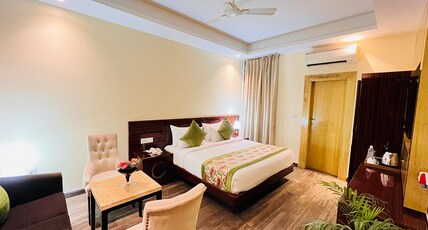 Hotel Banz Delhi Airport Room Type - Premium Rooms with Dining Space