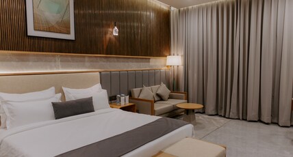 FLOATING DECK RESORT Room Type - Lake View Room Without Balcony ( Pool View )