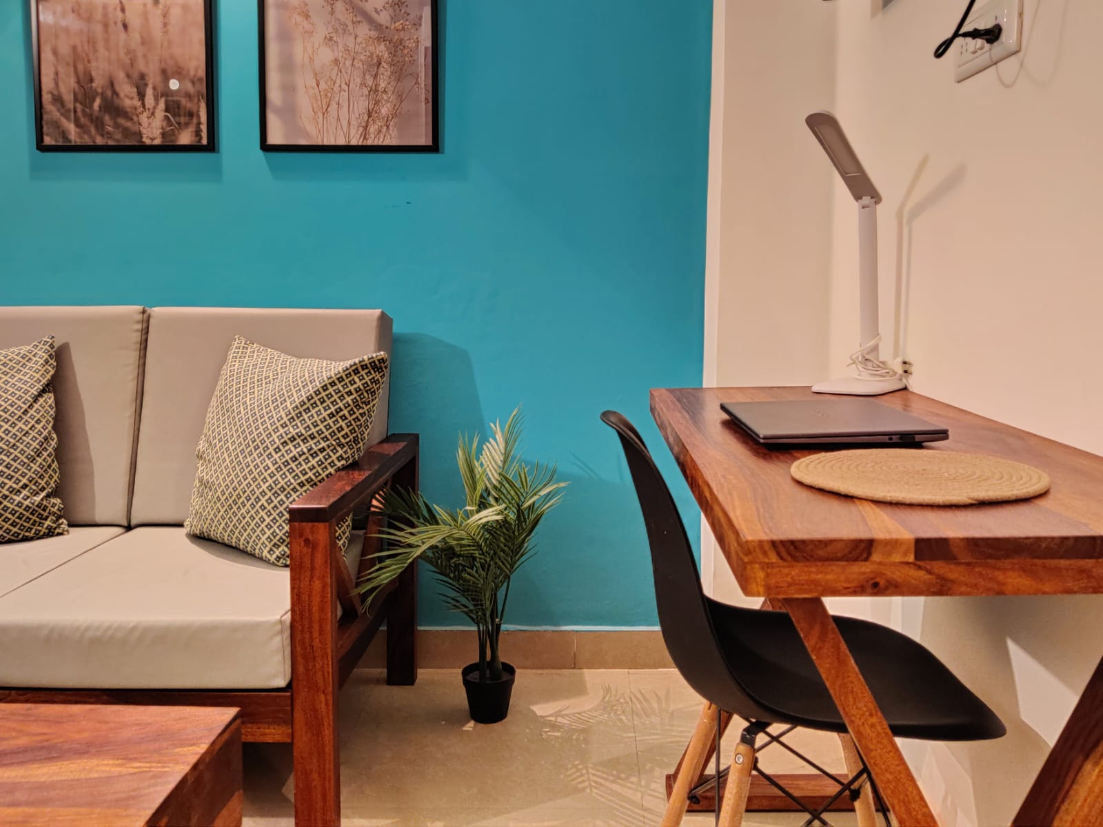 Clean & Private | Smart TV, AC, Wi-Fi | DSE - Tap to explore photos