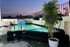 Sunny Villa (Entire 4bhk with Pool)