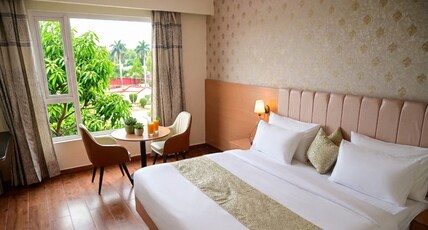 Hotel GS Plaza Room Type - SUPER DELUXE (PARK VIEW)