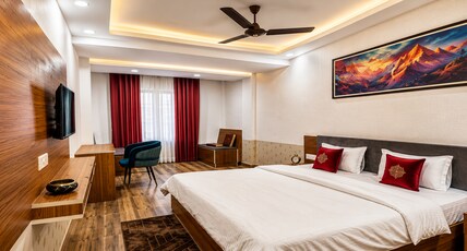 Hotel The R B Tower Room Type - Deluxe Room with City View