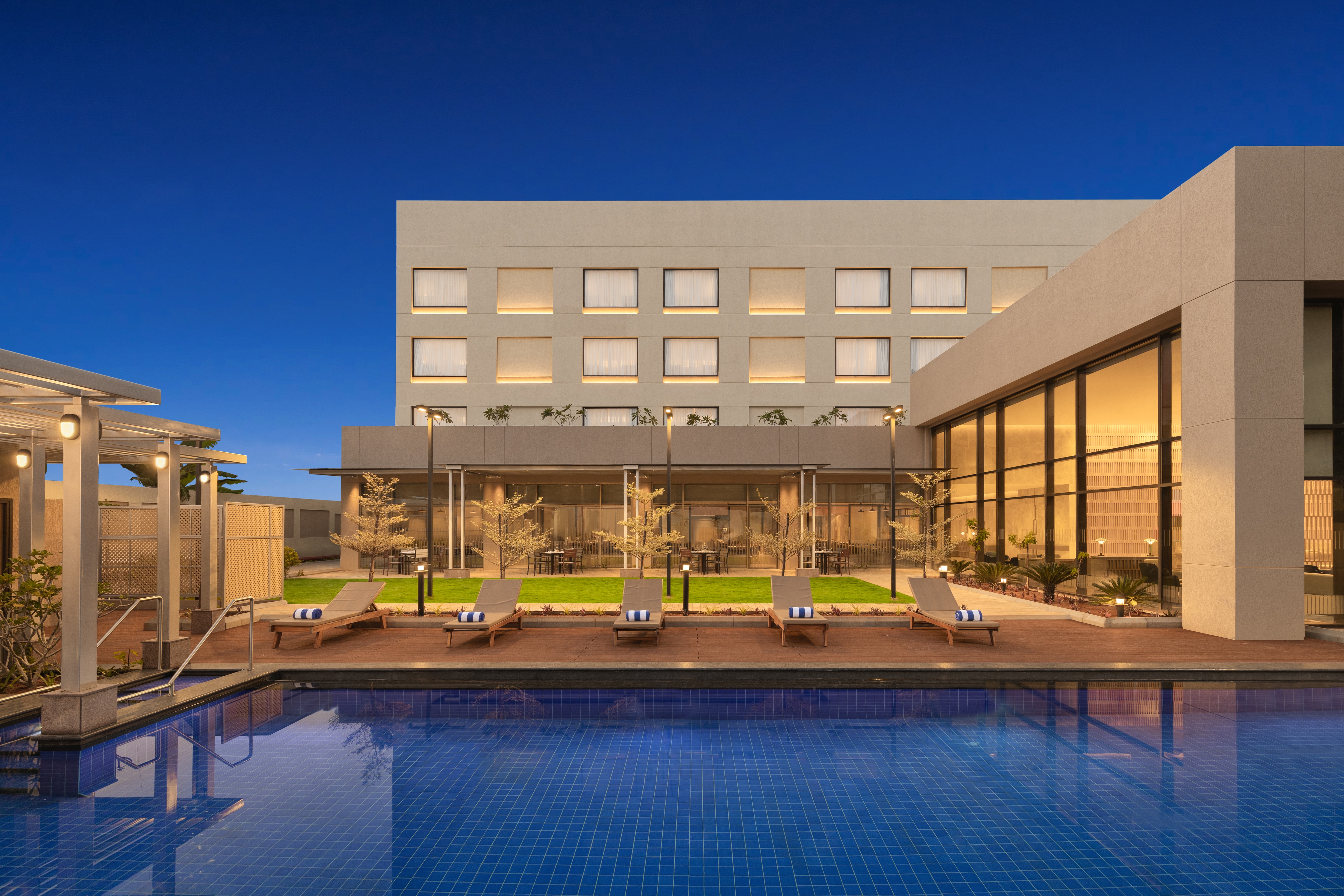 Courtyard by Marriott Tiruchirappalli - Tap to explore photos