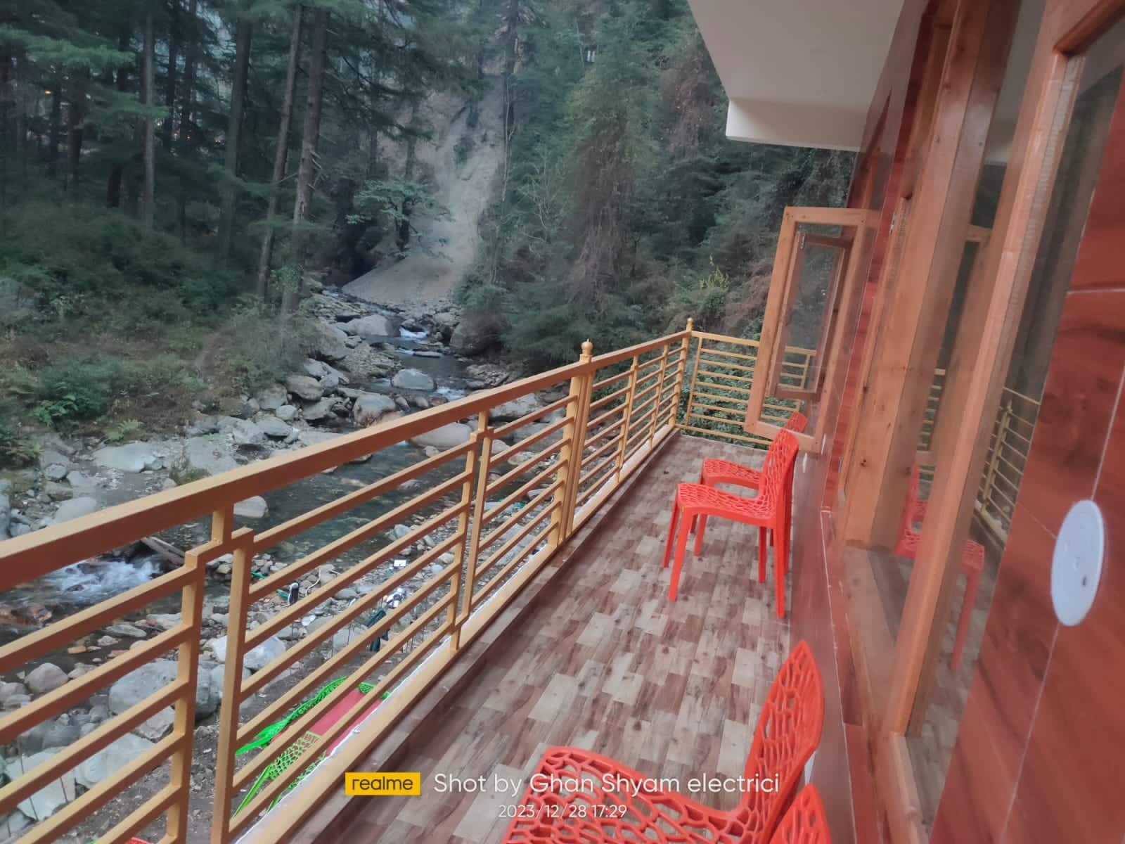Red House Jibhi - Tap to explore photos