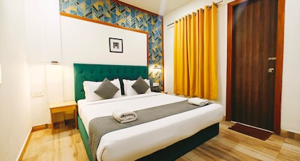 Hotel Silver Saffron Peeragarhi New Delhi Room Type - Deluxe Room Hotel Silver Saffron Peeragarhi New Delhi Room Type - Deluxe Room