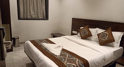 Hotel Flora Suites Room Type - Deluxe Room