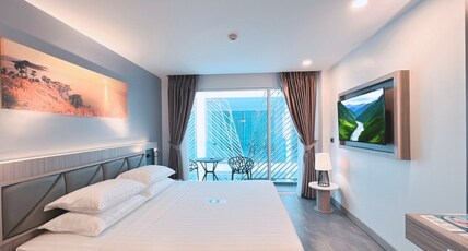Clarian Hotel Beach Patong Room Type - Deluxe King Balcony Room