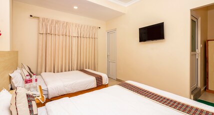OYO 254 White House Inn Room Type - Deluxe
