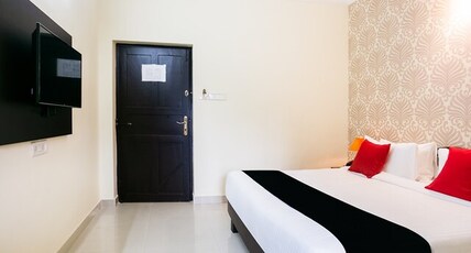 POORAM RESIDENCY Thrissur Room Type - AC Room