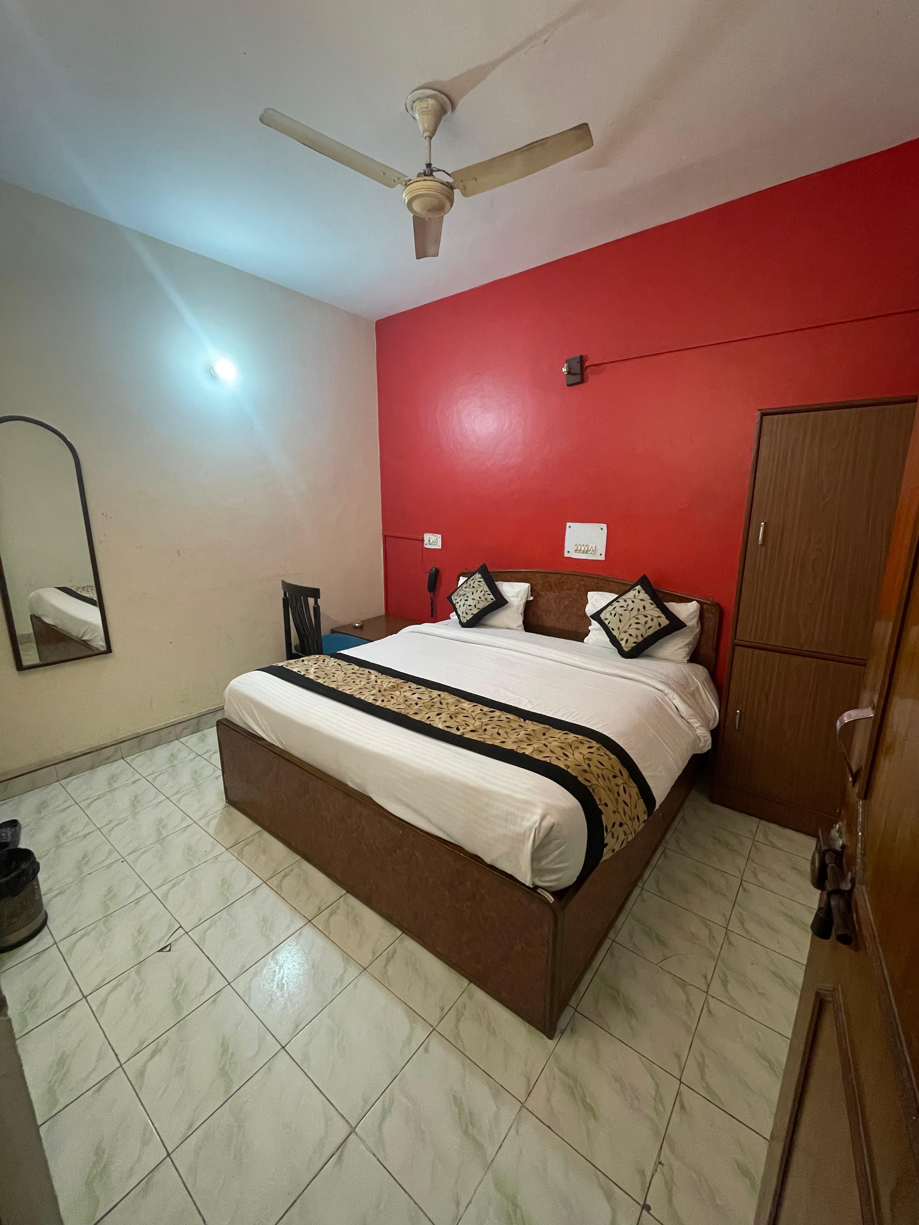 Shri Homestay - Tap to explore photos