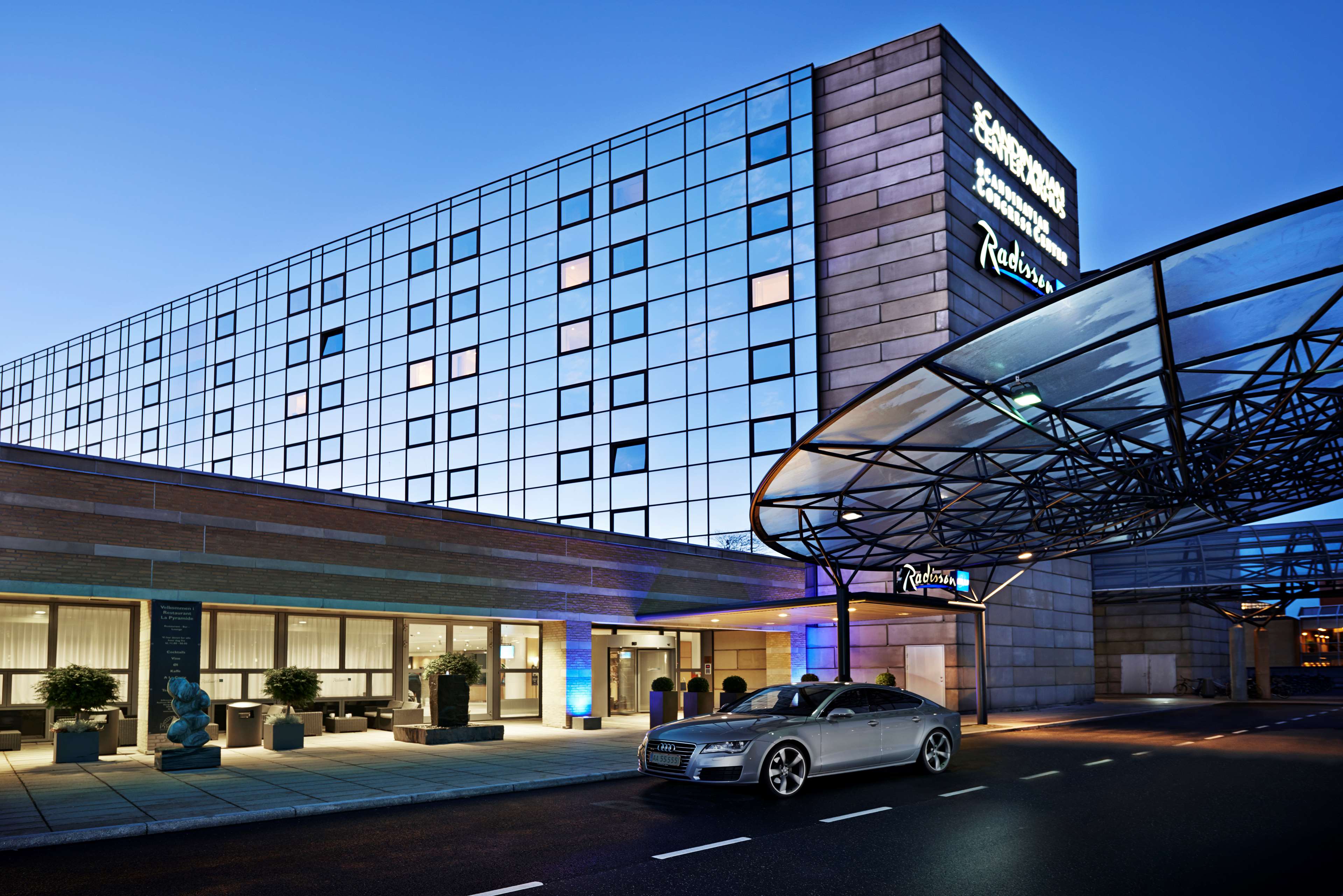 Radisson Blu Scandinavia Hotel, Aarhus - Tap to explore photos