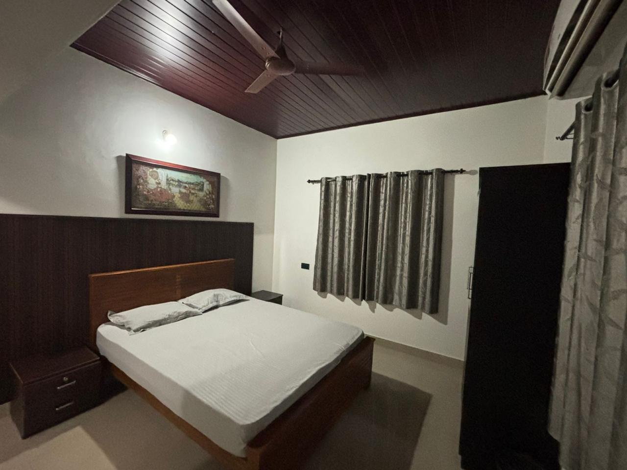 Calicut Greens | Cosy Rooms - Tap to explore photos