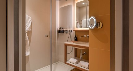 Canopy by Hilton Cannes Room Type - TWIN PREMIUM RM W PART VW