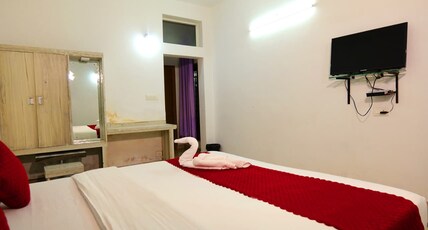 English Holidays Anachal Munnar Room Type - Deluxe Room