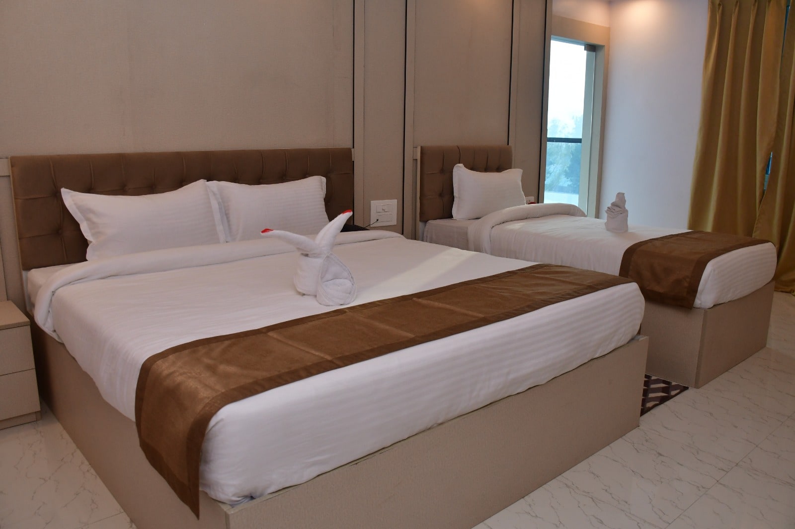 Hotel Devi Palace - Tap to explore photos