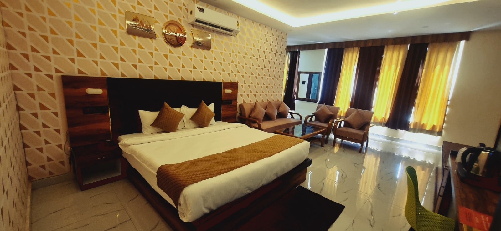 Hotel Surya Inn - Tap to explore photos