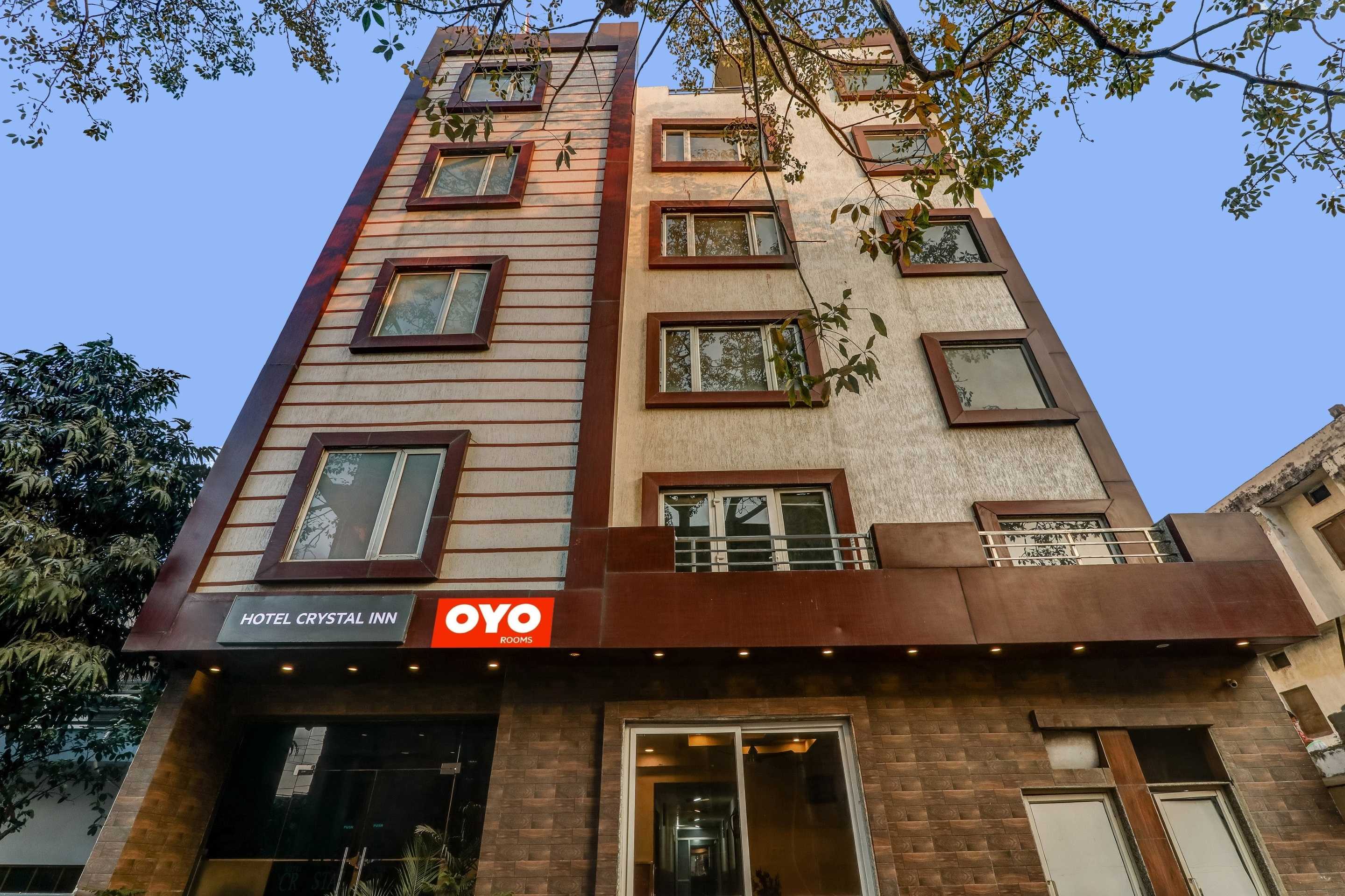 Hotel O by OYO Crystal Near Gomti Riverfront Park - Tap to explore photos