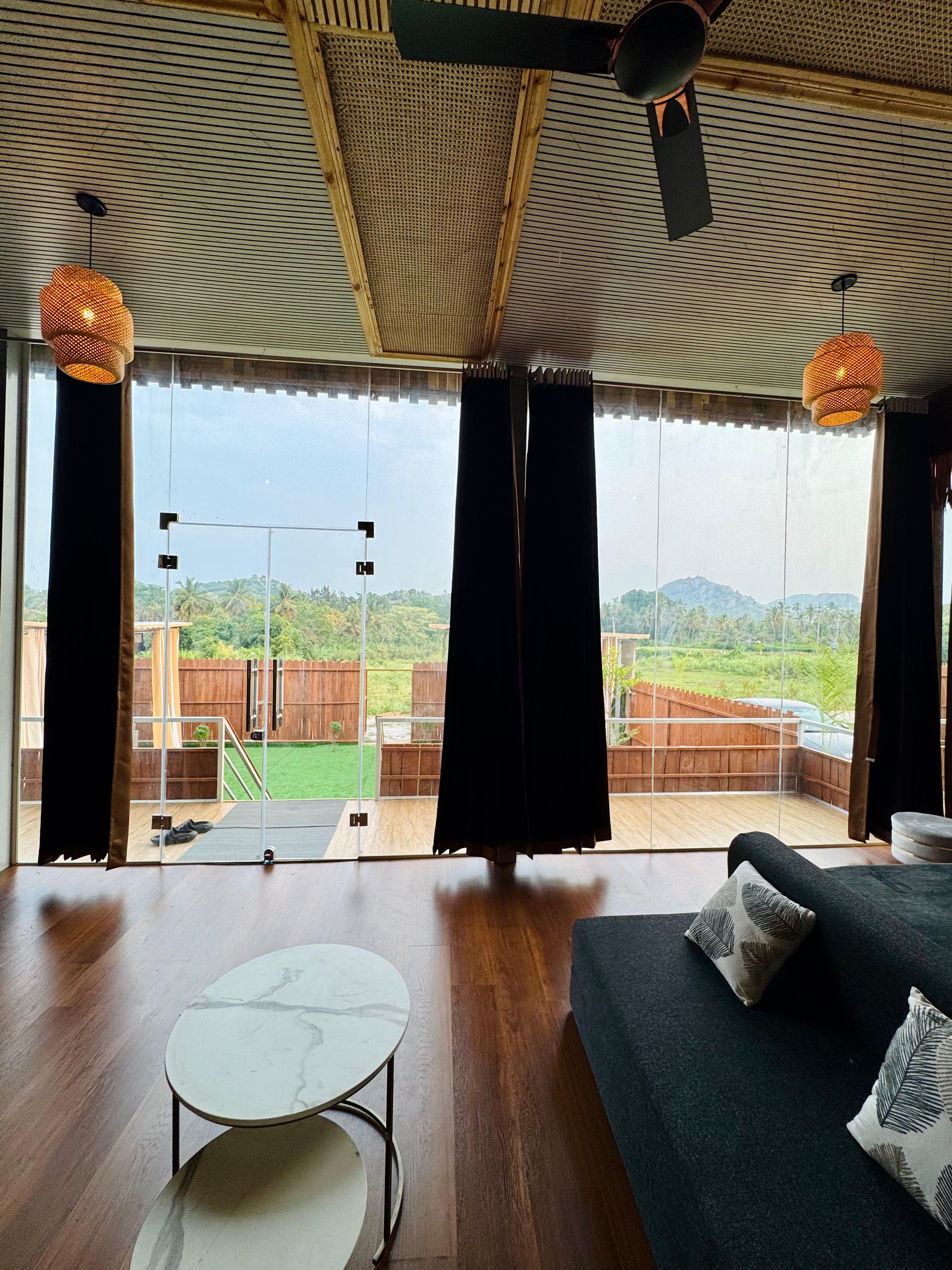Alora 238 - The Jacuzzi Chalet - Tap to explore photos