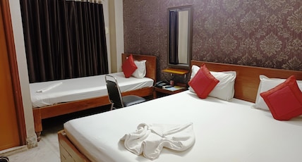 Hotel Gateway Continental Room Type - Superior Triple Room Hotel Gateway Continental Room Type - Superior Triple Room
