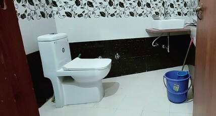 56JI ROYAL STAY. Room Type - Standard Room