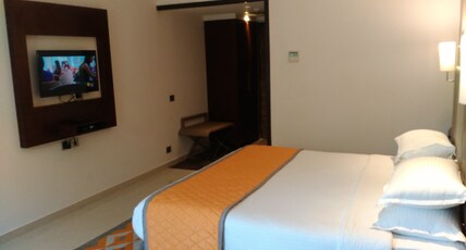 Sennetta Hotel Thiruvallur Room Type - Superior Room