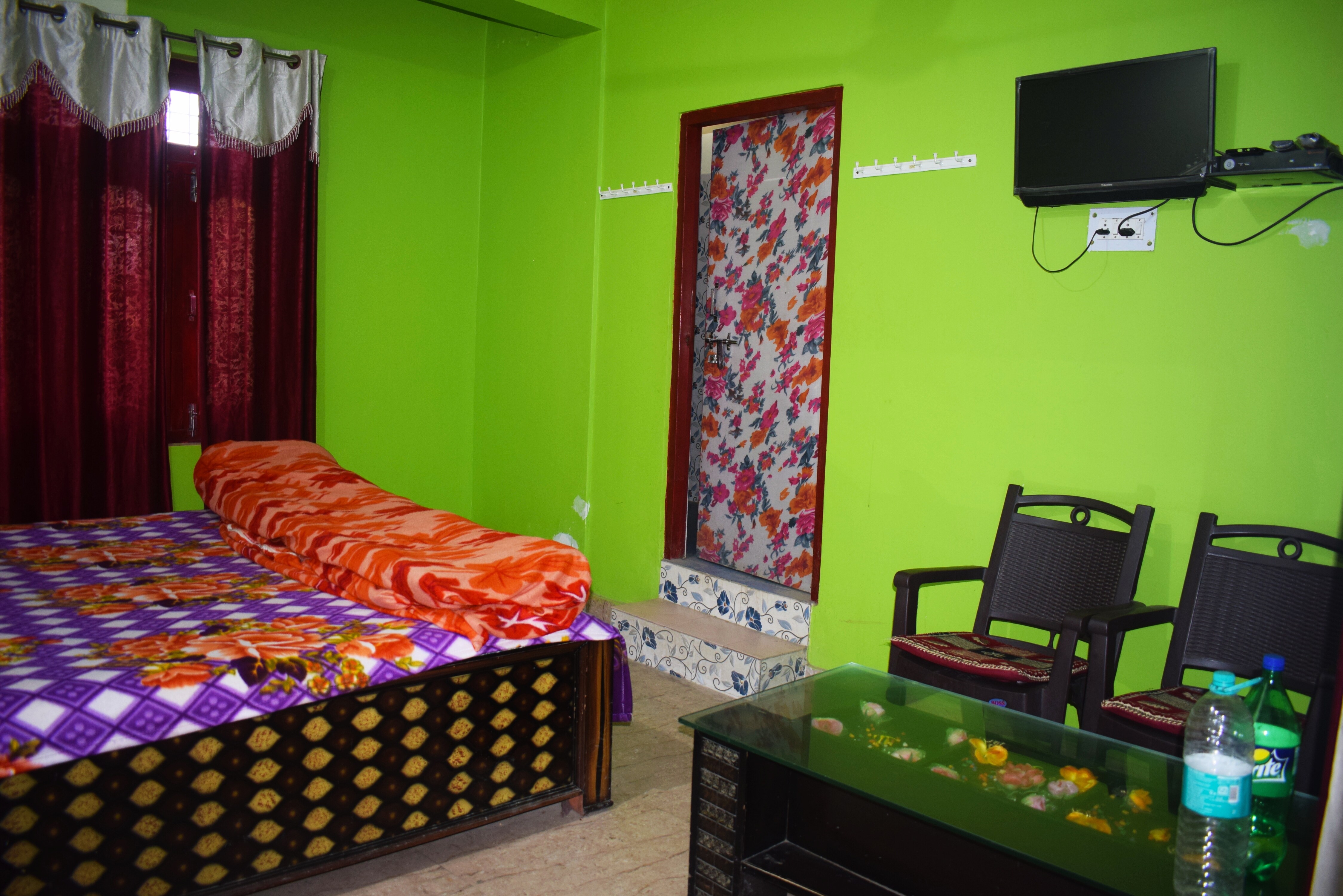Swagat Guest House - Tap to explore photos