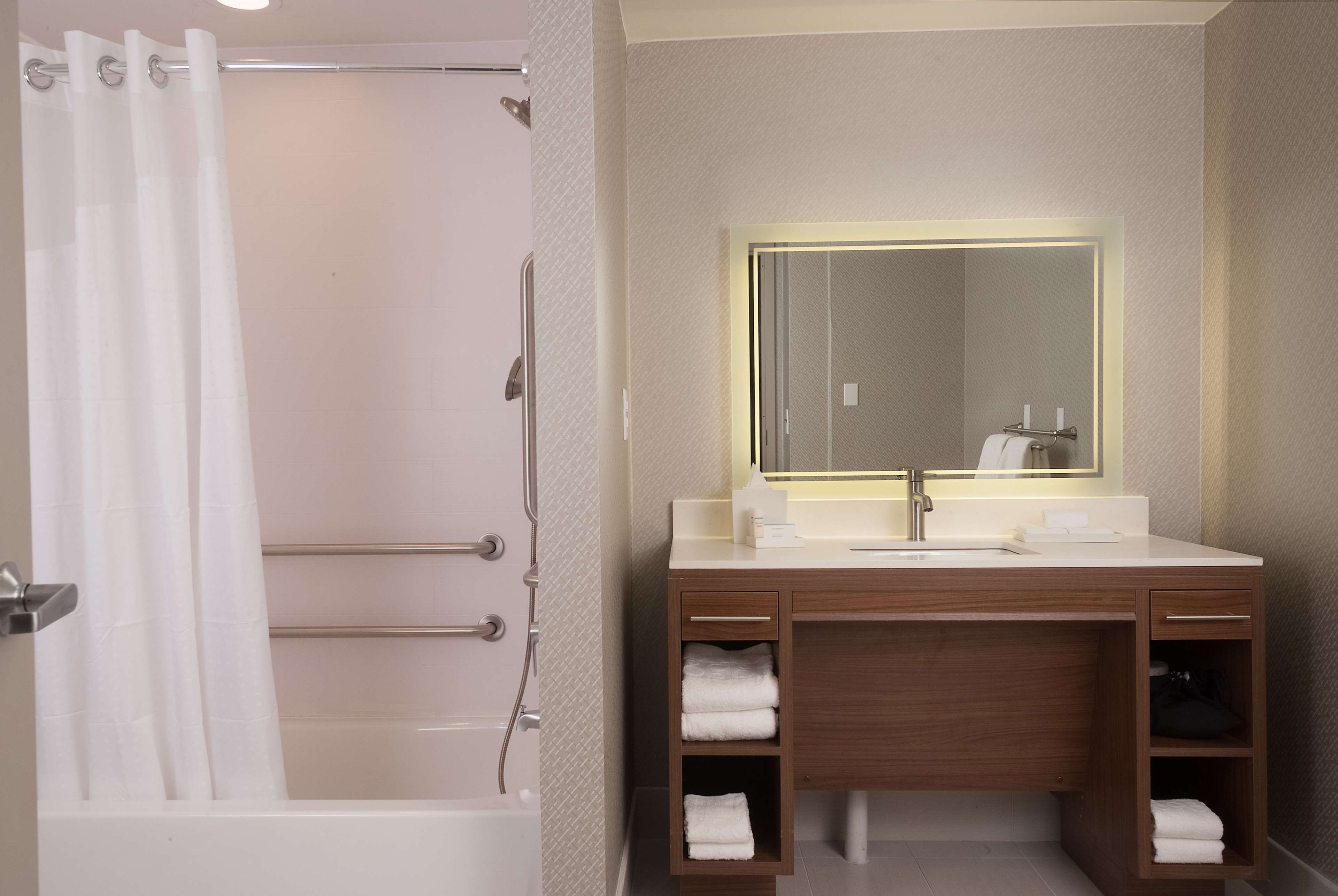 Home2 Suites by Hilton Atlanta Perimeter Center - Tap to explore photos