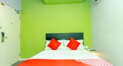 Hotel O Rooms Boutique Hotel Room Type - Deluxe Queen