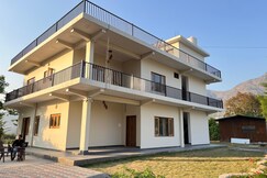 The Cozy Hide Away Stays